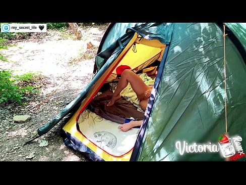 ❤️ Difilmkan di kamera Pria brengsek yang bersemangat dari Orang Asing di dalam tenda ❤ Porn keras pada kami id.hentaidude.ru ❤
